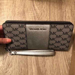 Michael Kors Wristlet